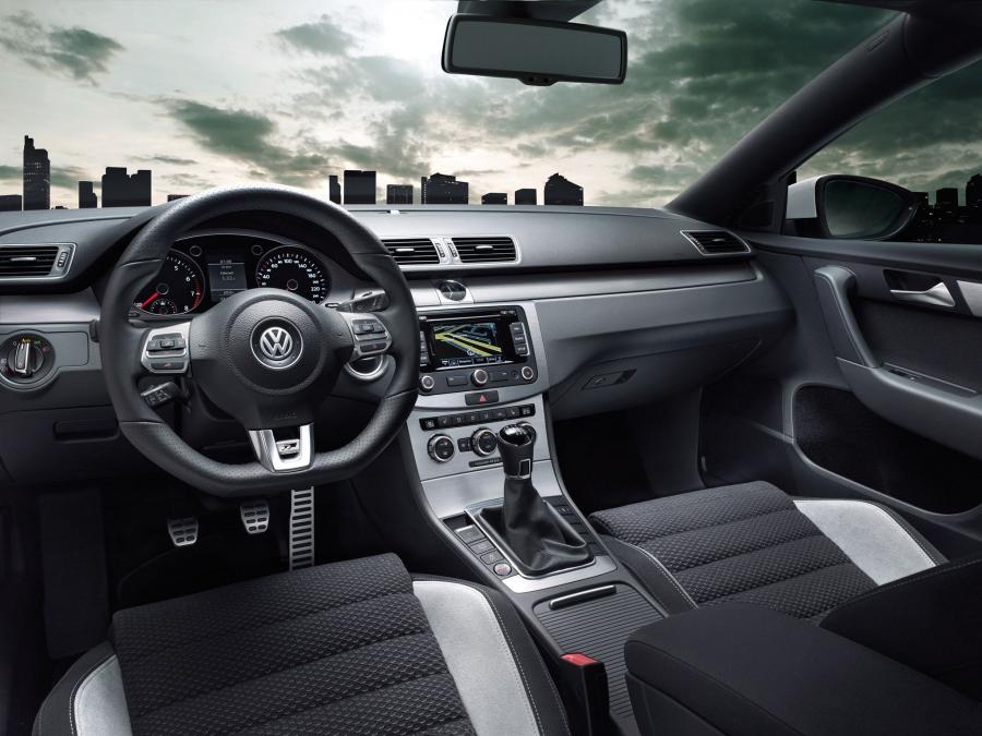  Volkswagen Passat Variant R-Line 2012 года  (фото 4 из 6)